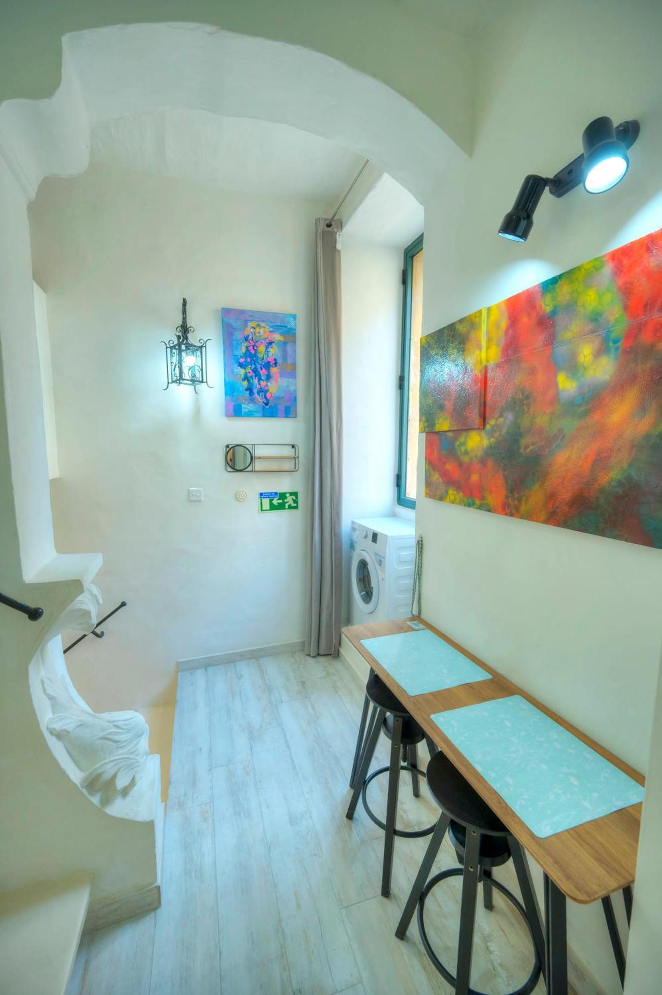 Charming 3 Storey Apartment In Valletta Centre, Ngri1-1 Exterior photo